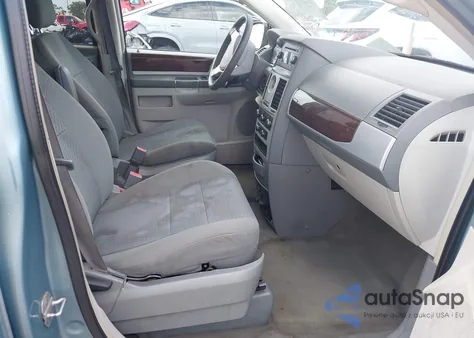 2010 Chrysler Town & Country Touring из США, поврежденный, VIN 2A4RR5D13AR479240